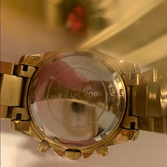 Michael Kors Oversized Runway Chronograph - Picture 4 of 4